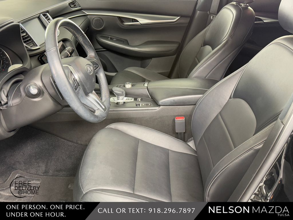 Used 2022 Black INFINITI LUXE image 17