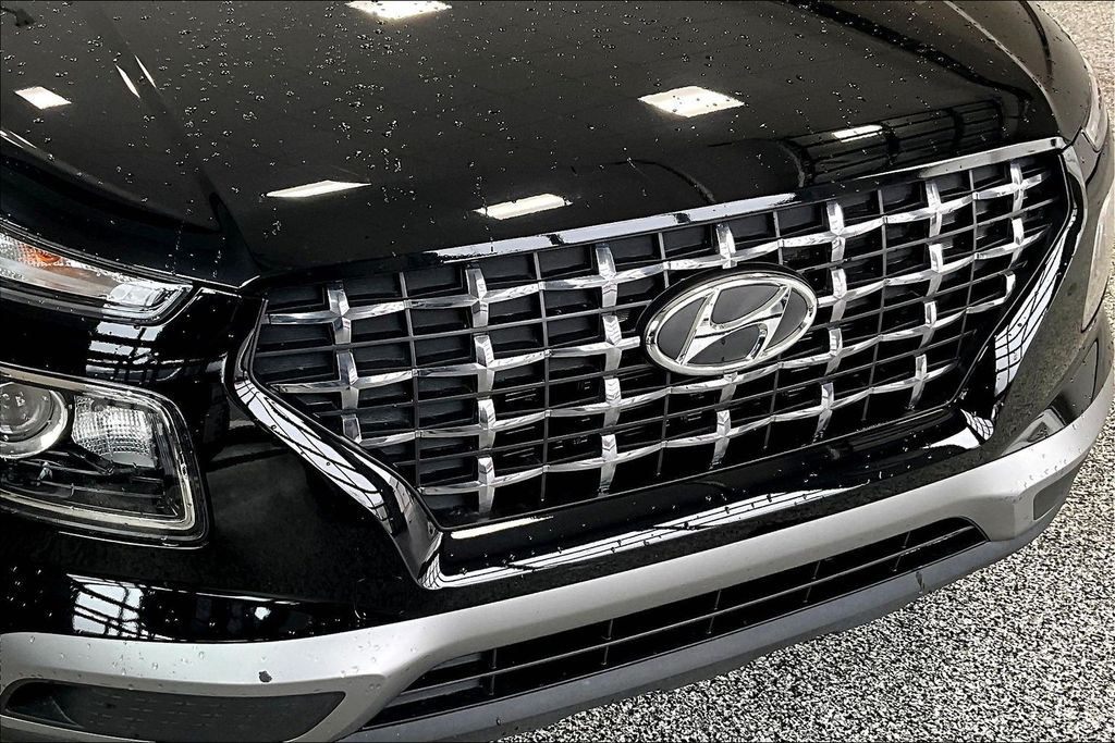 Used 2023 Black Hyundai SEL image 29