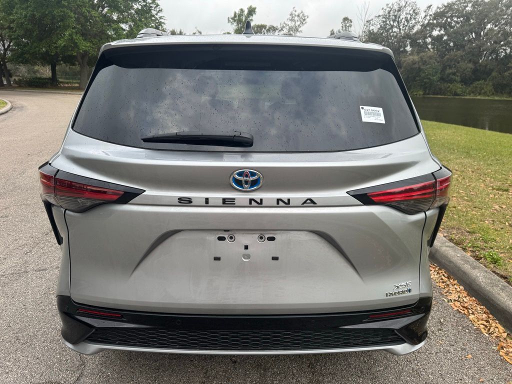 2024 Toyota Sienna XSE 4