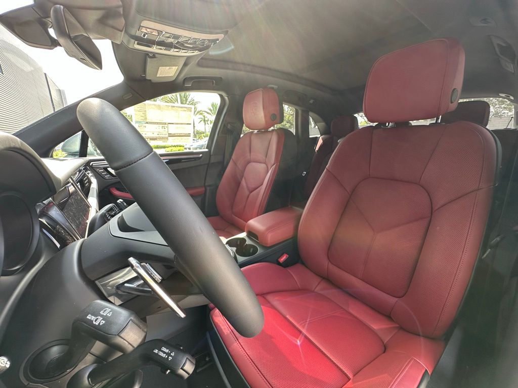 2025 Porsche Macan  5