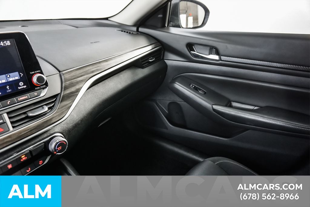 Used 2025 Black Nissan 2.5 SV image 40