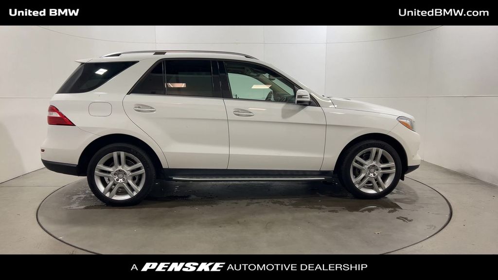 Thumbnail: 2015 Mercedes-Benz M-Class - 9