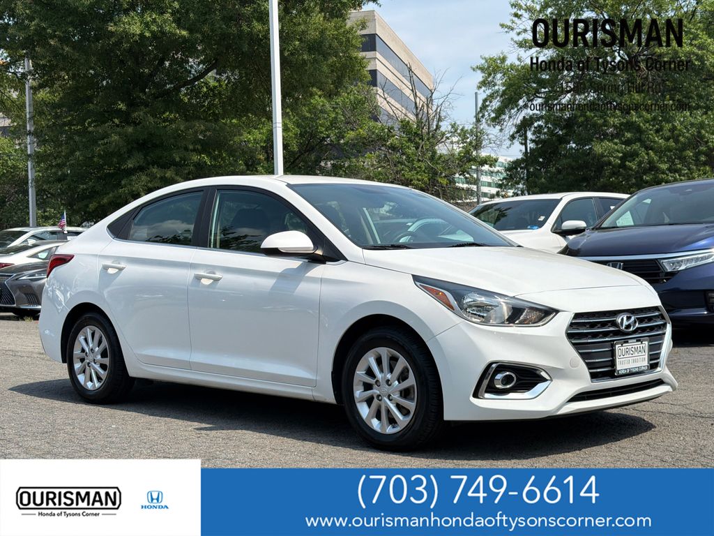Frost White 2022 Hyundai Accent Sedan Front-Wheel Drive Continuously Variable Transmission