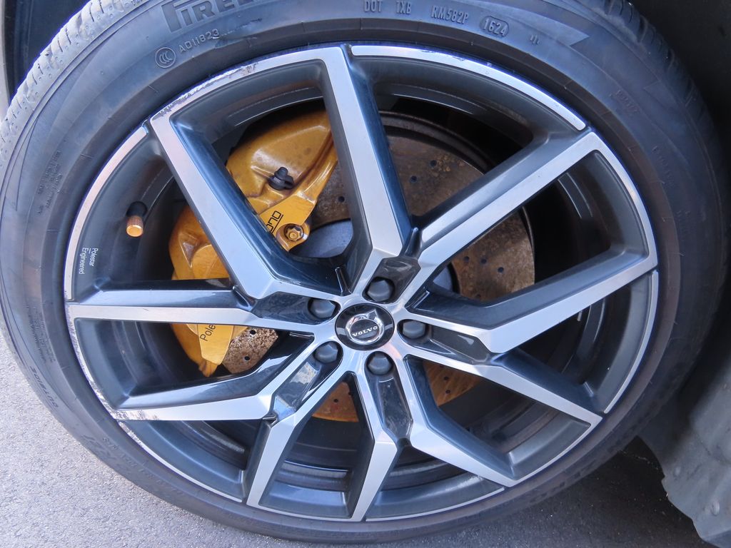 Thumbnail: 2020 Volvo XC60 - 14