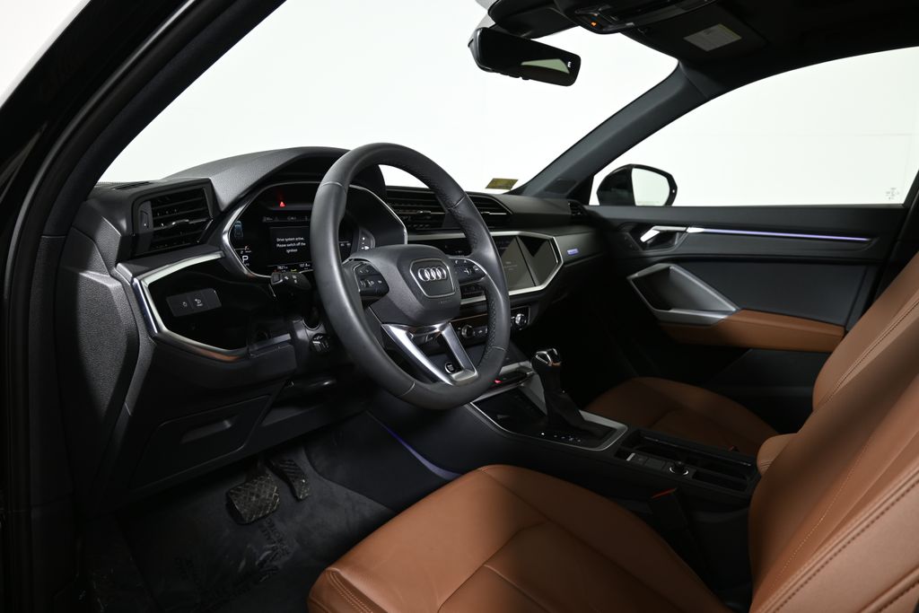 Thumbnail: 2025 Audi Q3 - 15