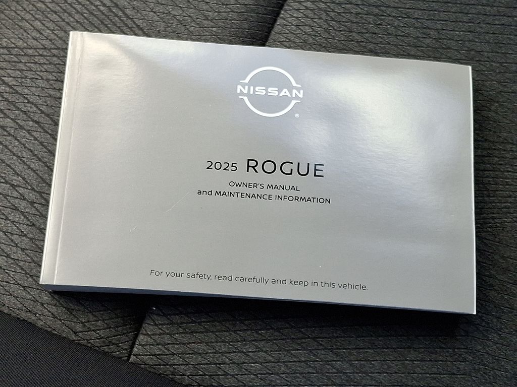 2025 Nissan Rogue — photo 26