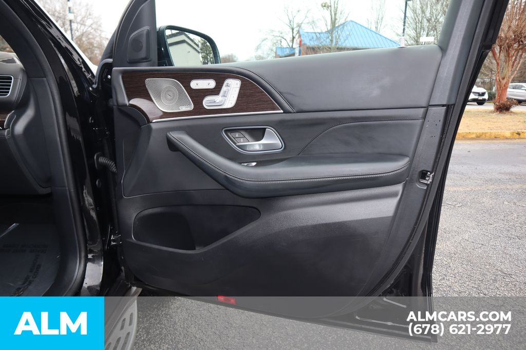 Used 2024 Black Mercedes-Benz GLS 580 image 29