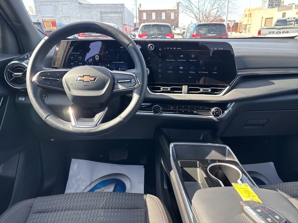 Used 2025 Chevrolet Equinox SUV
