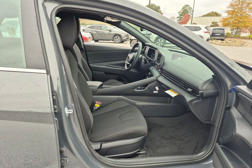 New 2026 Gray HYUNDAI SEL Sport Plus image 17