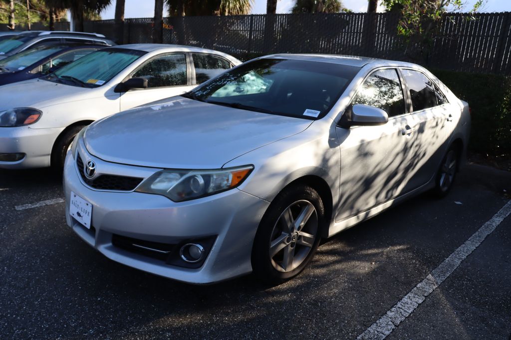 2014 Toyota Camry SE -
                West Palm Beach, FL