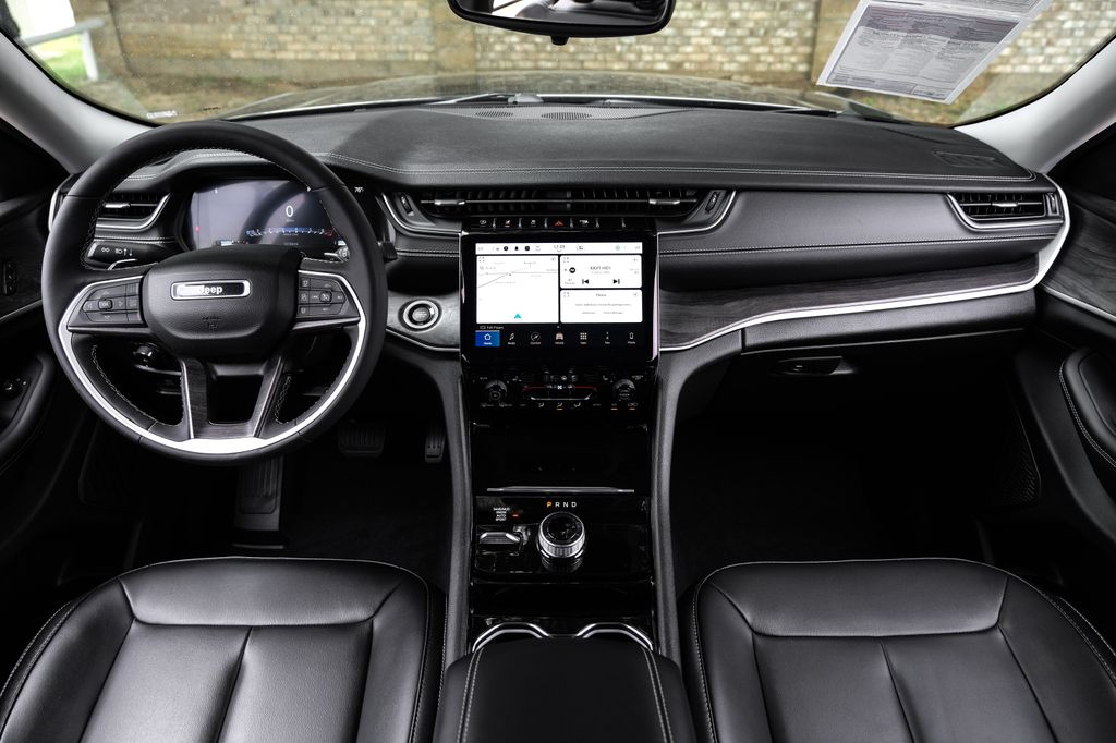 used 2023 Jeep Grand Cherokee car, priced at $34,153