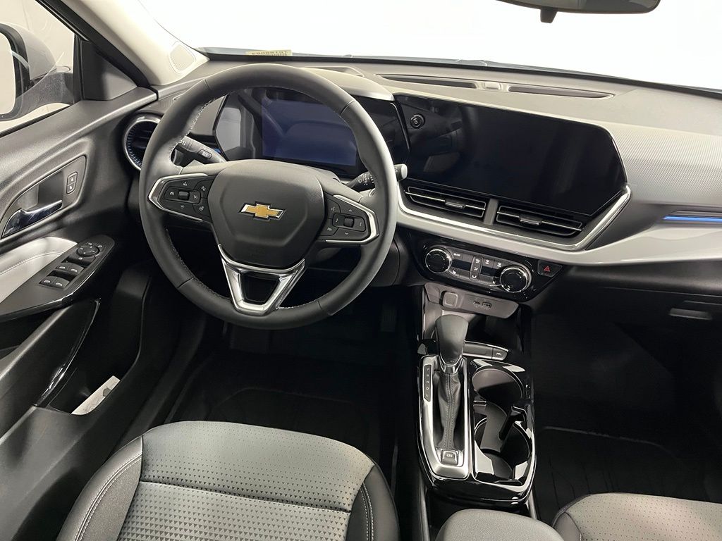 Thumbnail: 2026 Chevrolet Trax - 2