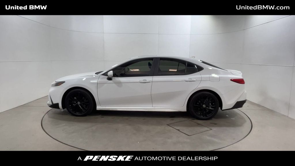 2025 Toyota Camry SE 5