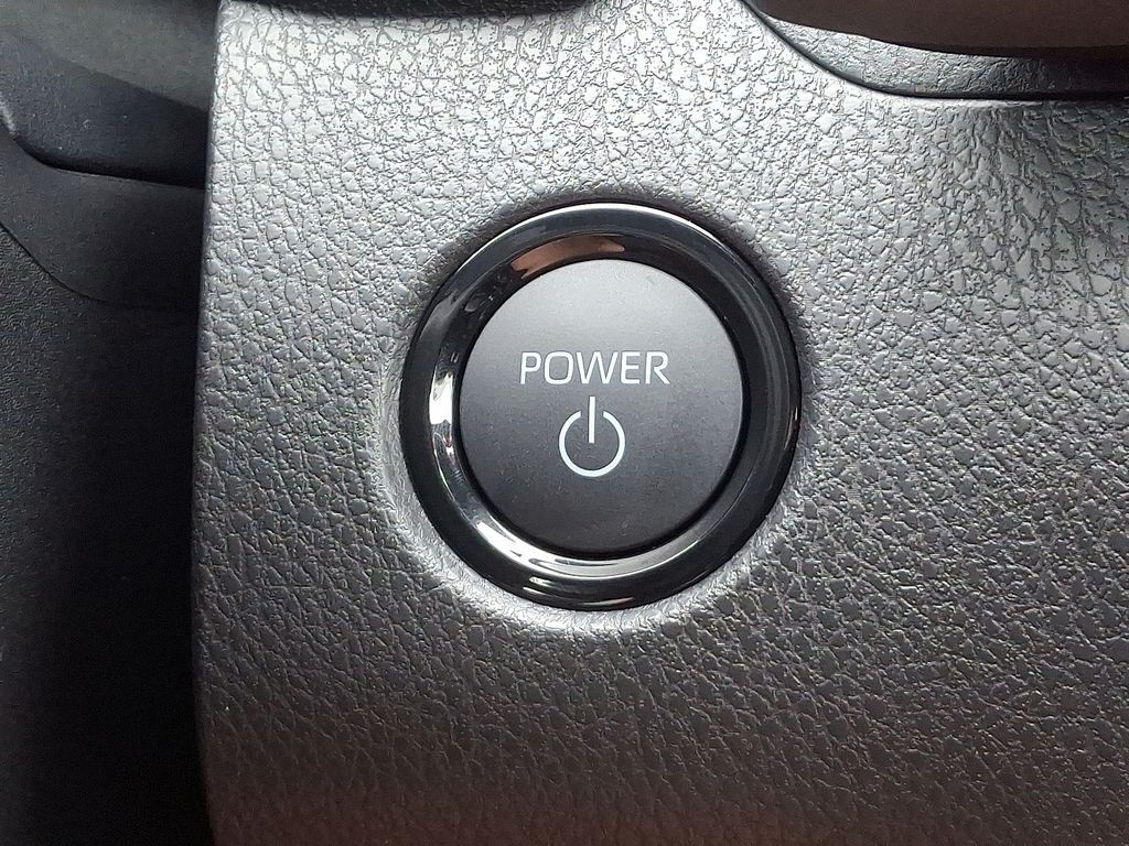 Thumbnail: 2025 Toyota Camry - 23