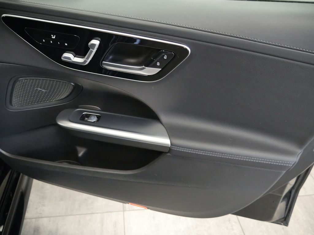 Thumbnail: 2023 Mercedes-Benz C-Class - 25