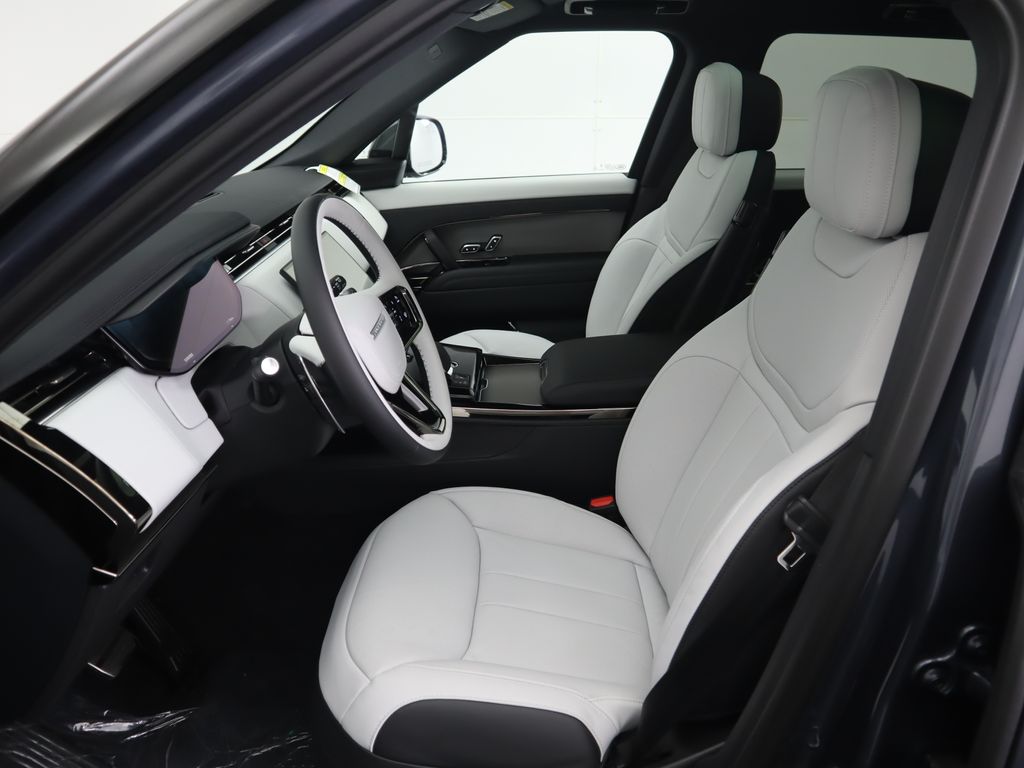 Thumbnail: 2025 Land Rover Range Rover Sport - 20