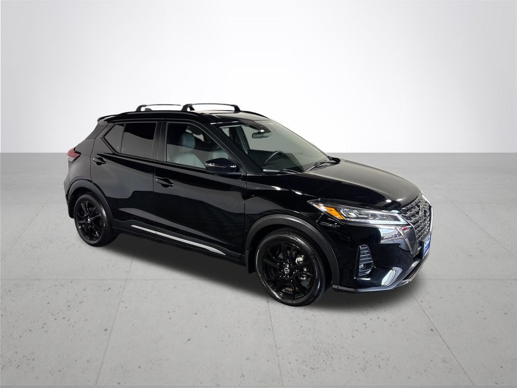 2021 Nissan Kicks SR