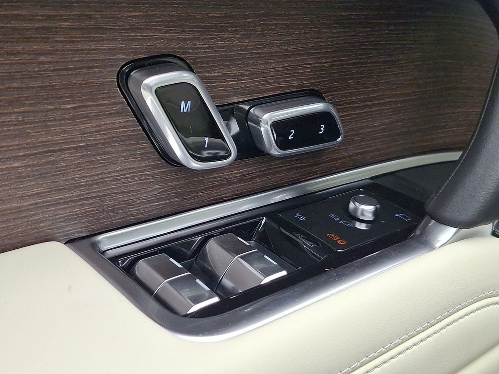 Thumbnail: 2025 Land Rover Range Rover - 18