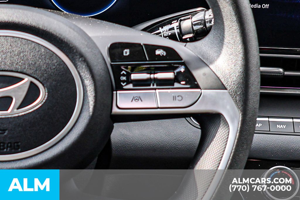 Used 2024 Black Hyundai SEL image 33