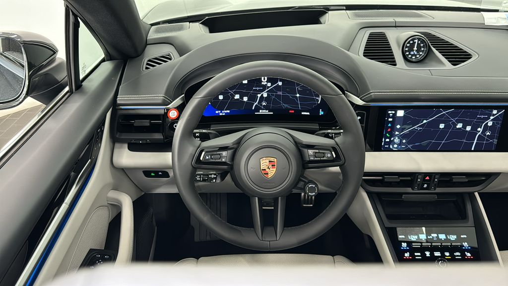 Thumbnail: 2025 Porsche Macan - 17