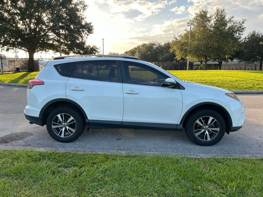 Thumbnail: 2018 Toyota RAV4 - 6