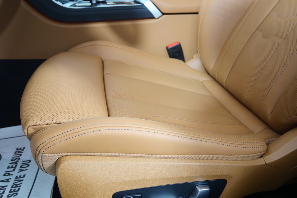 Thumbnail: 2026 BMW 8 Series - 9