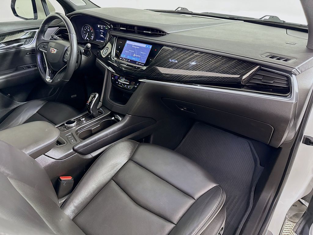 Thumbnail: 2021 Cadillac XT6 - 31