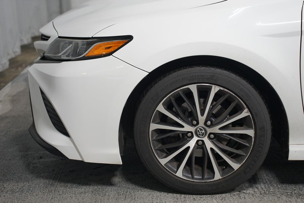 2020 Toyota Camry SE 5