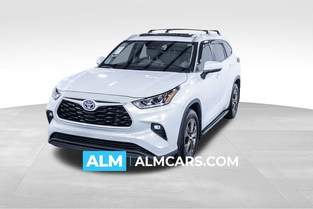 2023 Toyota Highlander Hybrid Bronze Edition FWD