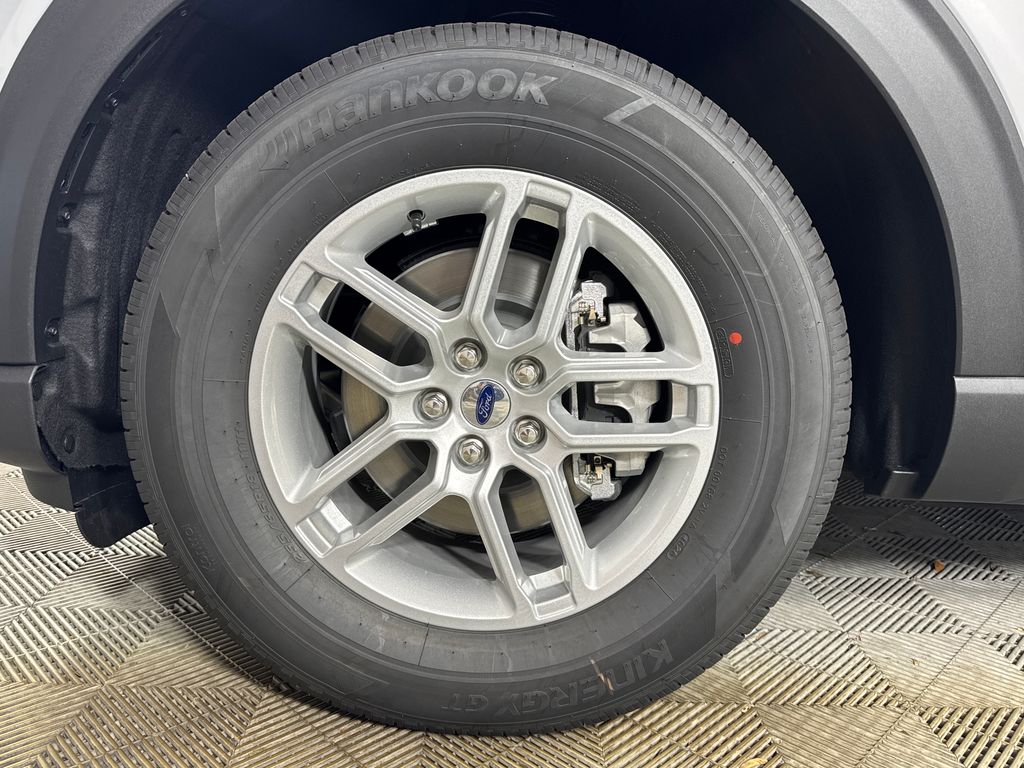 2026 Space White Metallic Ford Explorer Active RWD SUV