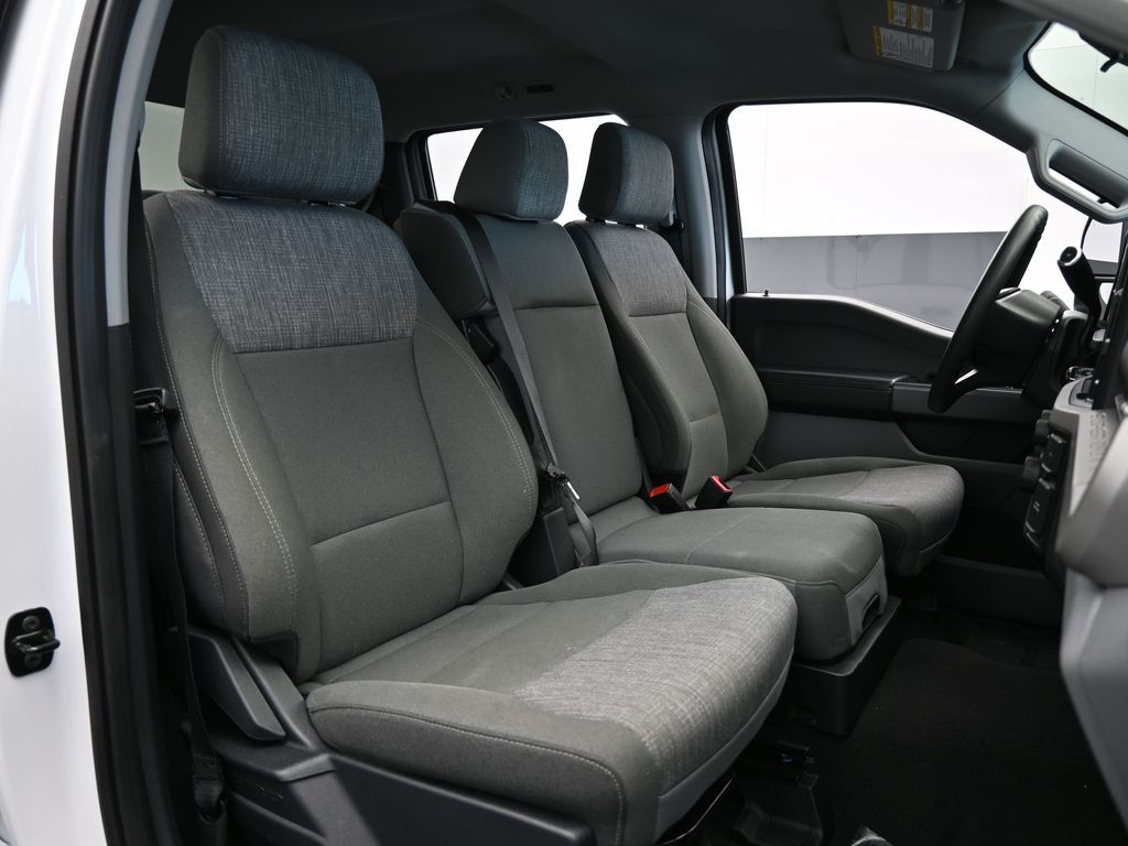 Used 2025 Oxford White Ford XLT image 42