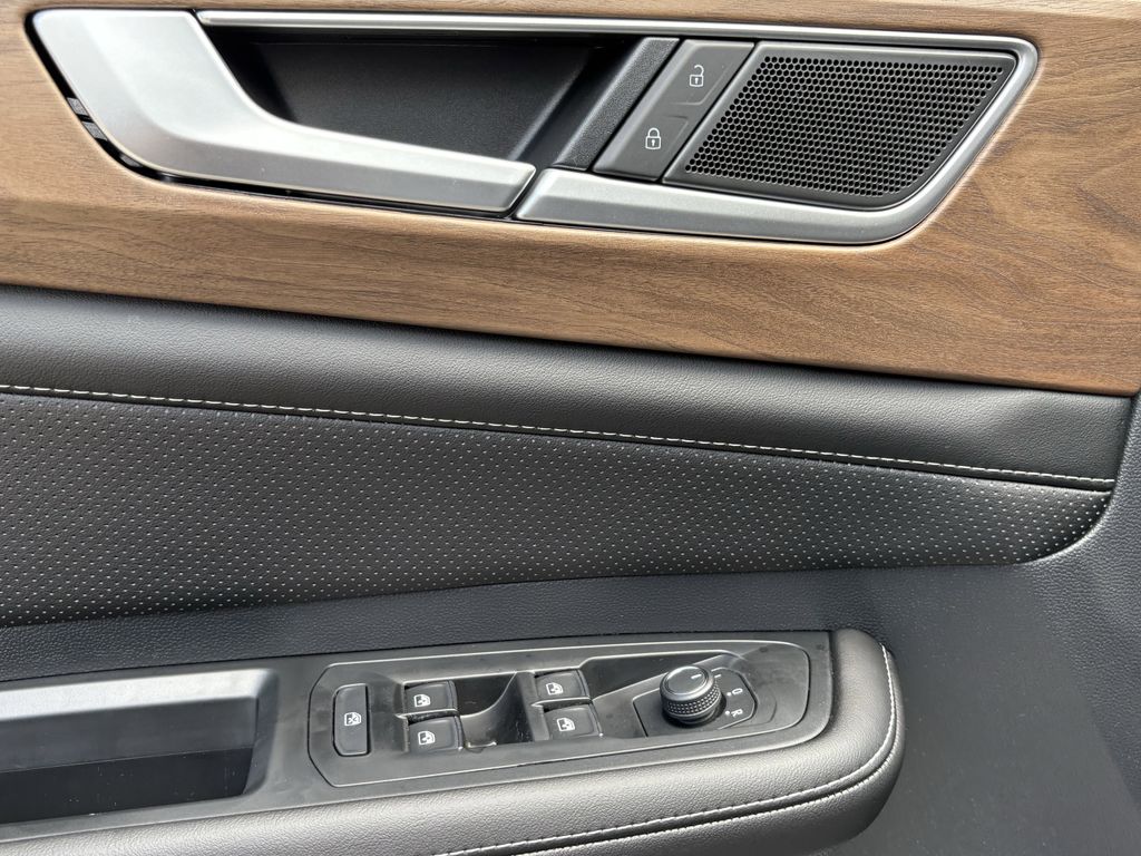 New 2026 Opal White Volkswagen 2.0T SE w/Technology image 11