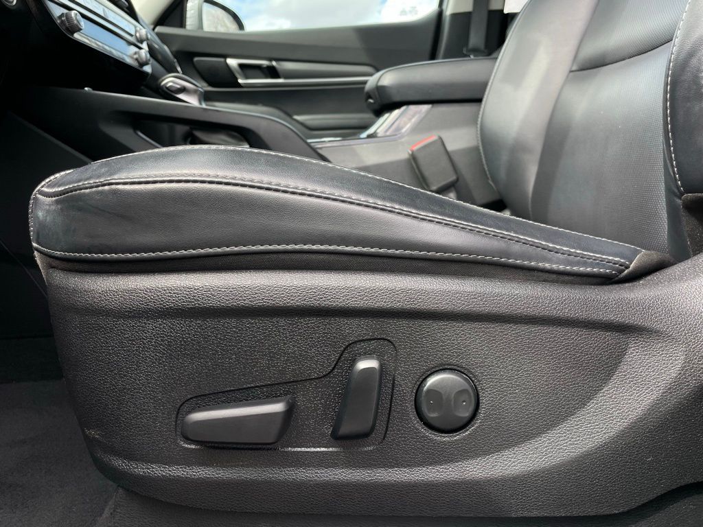 Thumbnail: 2022 Kia Telluride - 24