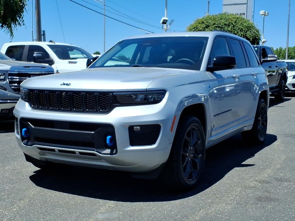 used 2023 Jeep Grand Cherokee car, priced at $26,900