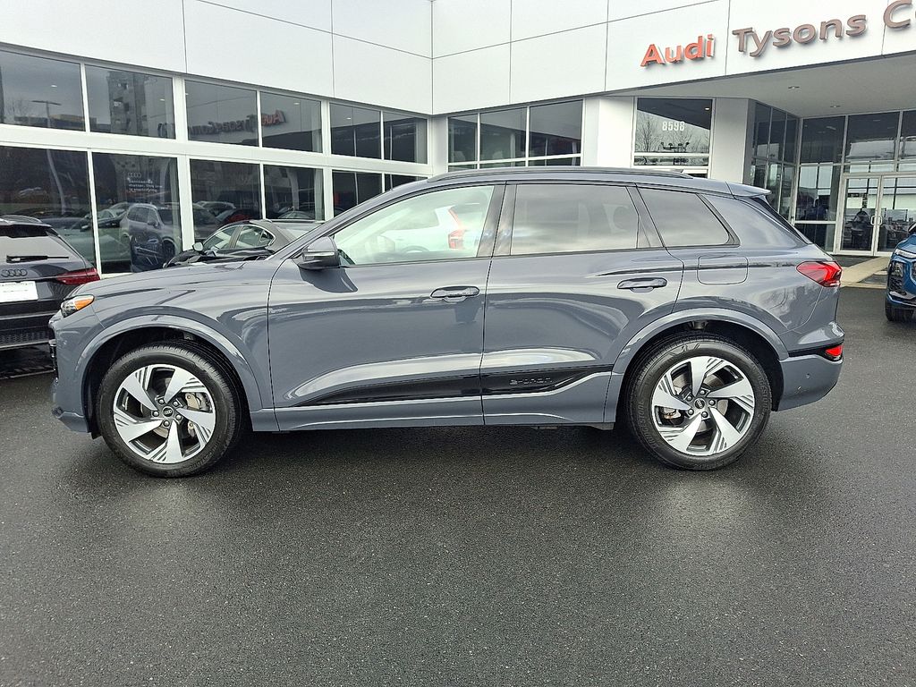 Thumbnail: 2025 Audi Q6 e-tron - 7