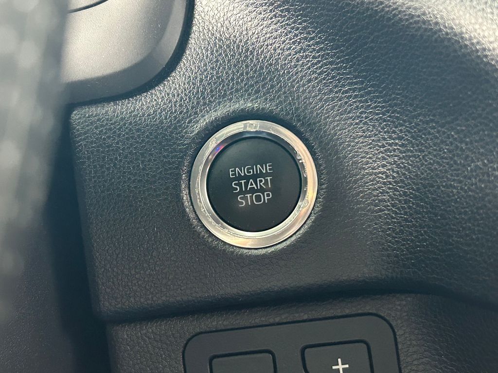 Used 2024 Wind Chill Pearl Toyota SR5 image 28