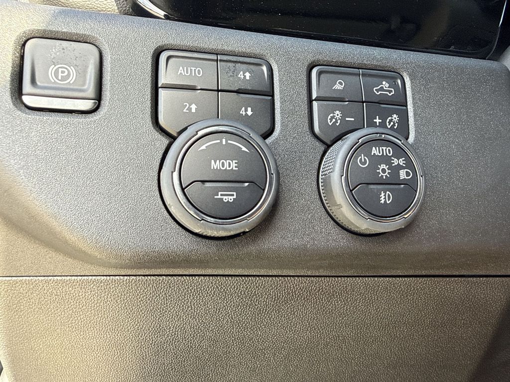 Thumbnail: 2024 Chevrolet Silverado 1500 - 28