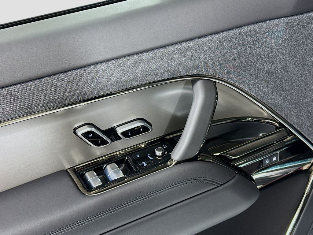 Thumbnail: 2026 Land Rover Range Rover Sport - 25