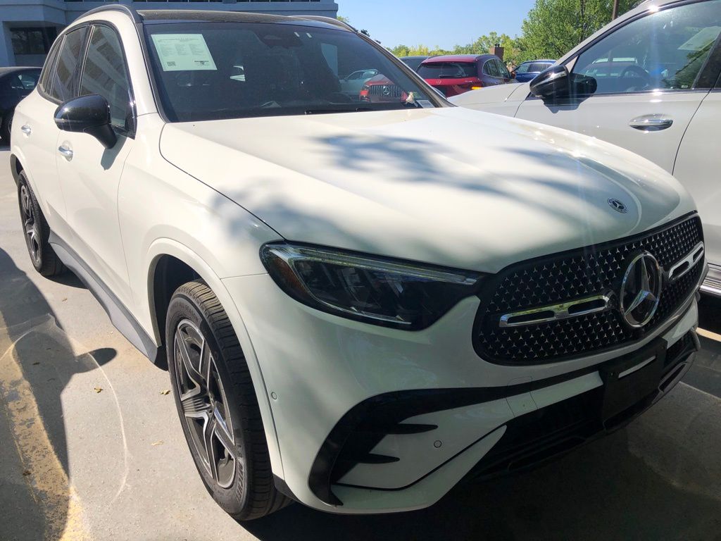 2025 Mercedes-Benz GLC 300 3