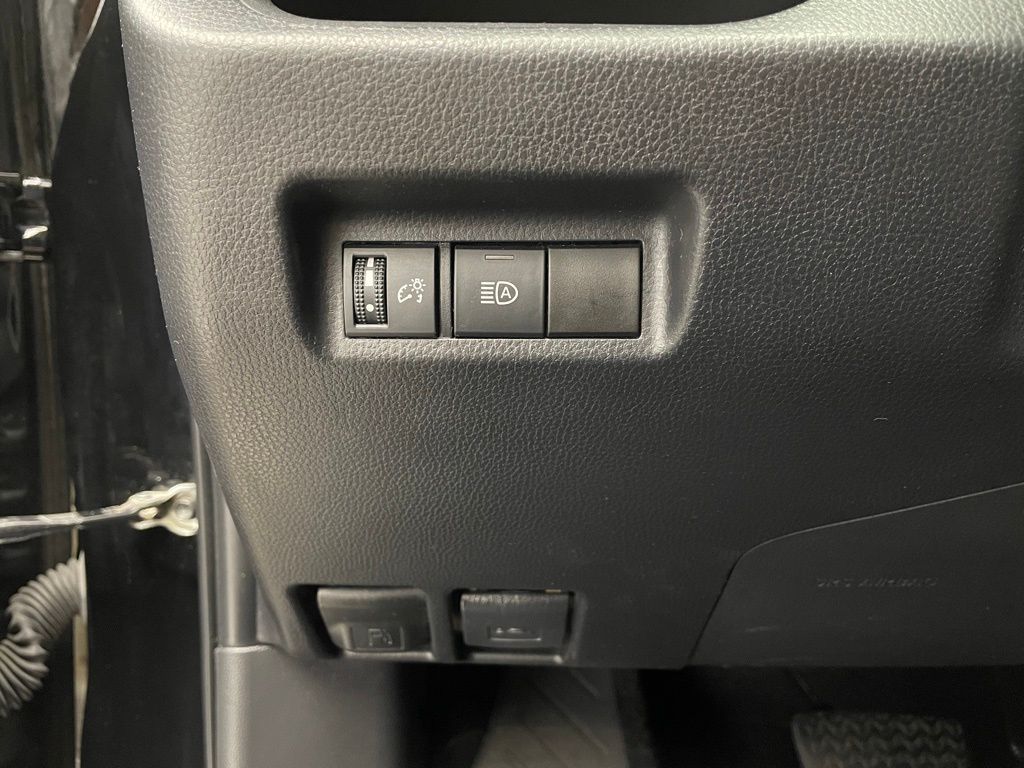 Thumbnail: 2022 Toyota RAV4 - 20