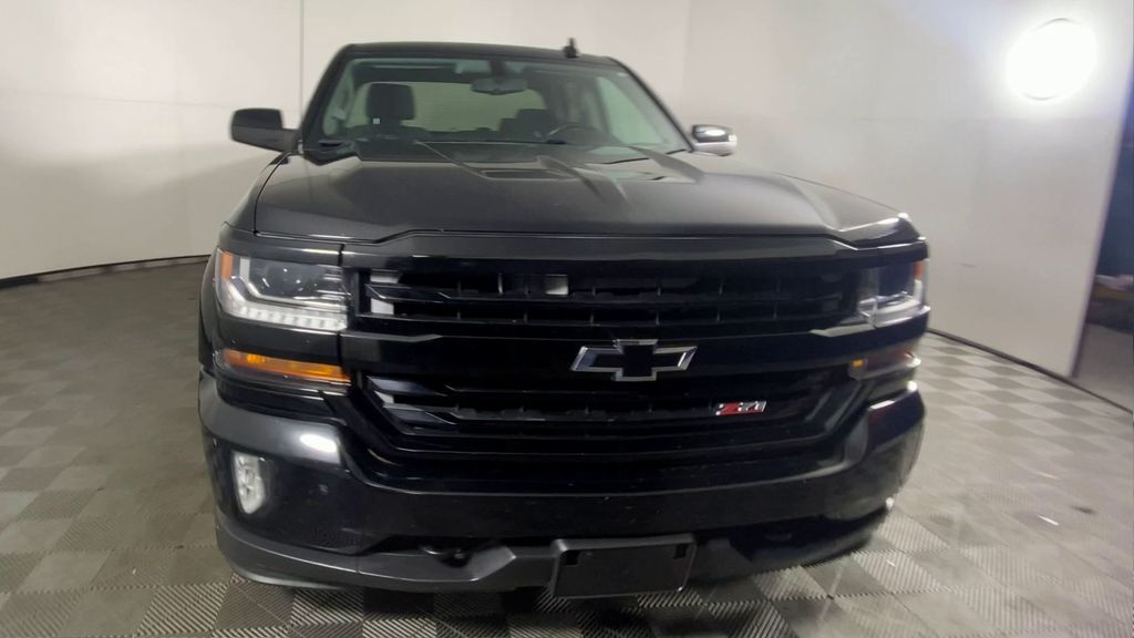 2017 Chevrolet Silverado 1500 LT 3