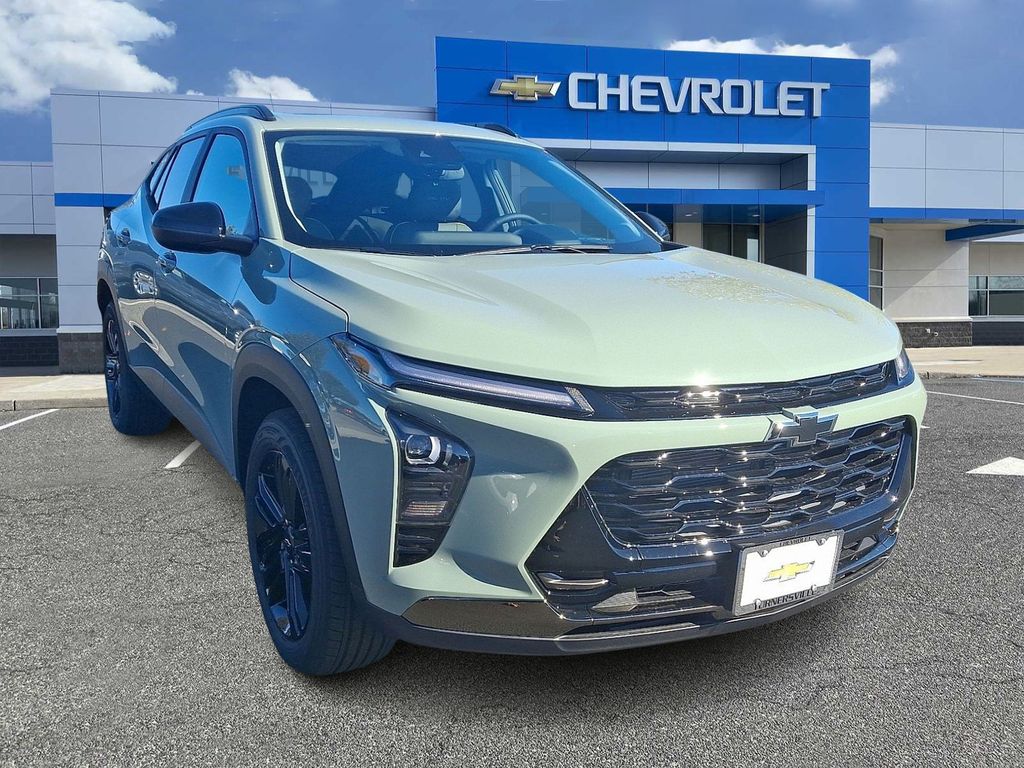 Thumbnail: 2025 Chevrolet Trax - 2