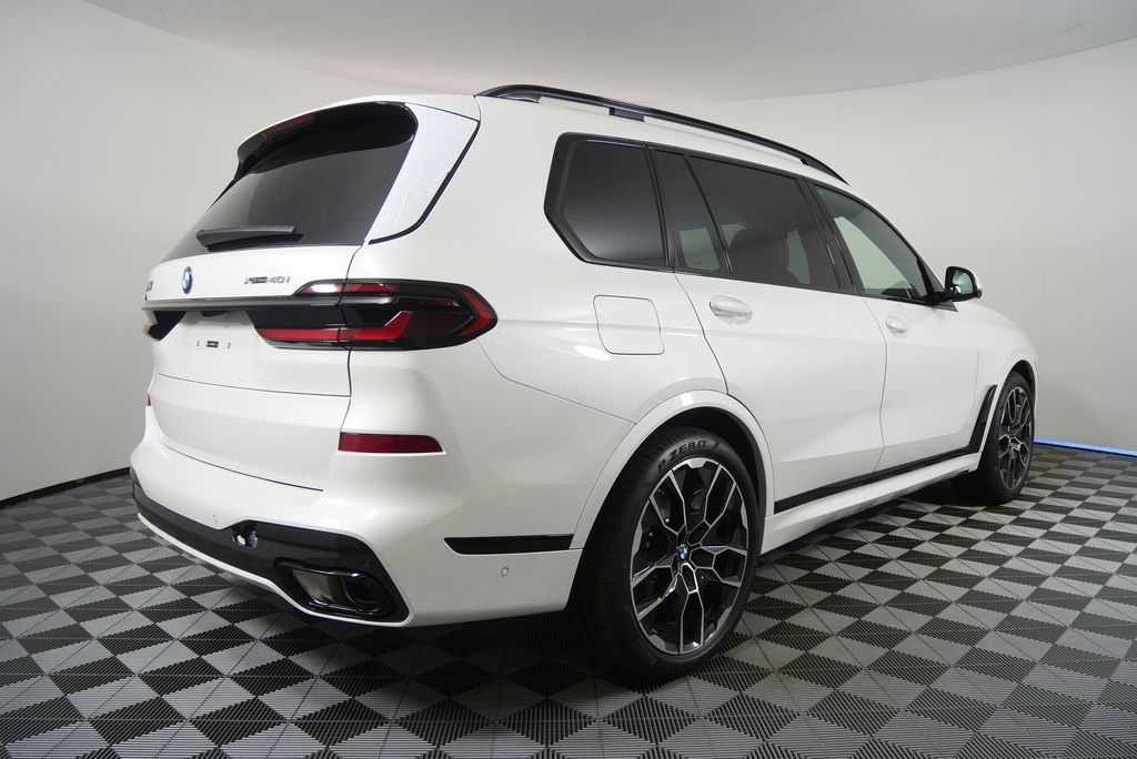 Thumbnail: 2026 BMW X7 - 3