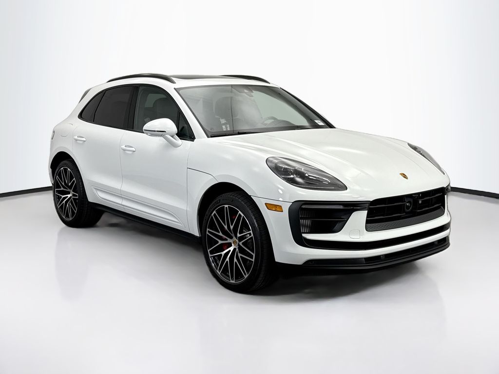Thumbnail: 2026 Porsche Macan - 9