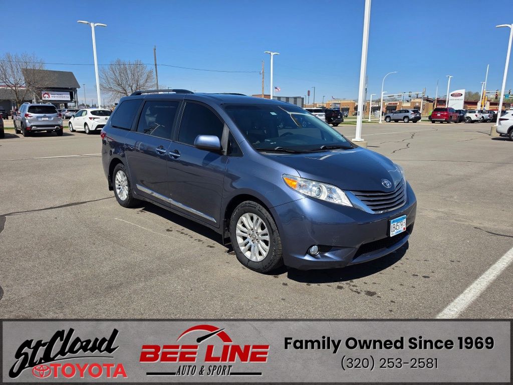 2017 Toyota Sienna XLE Premium