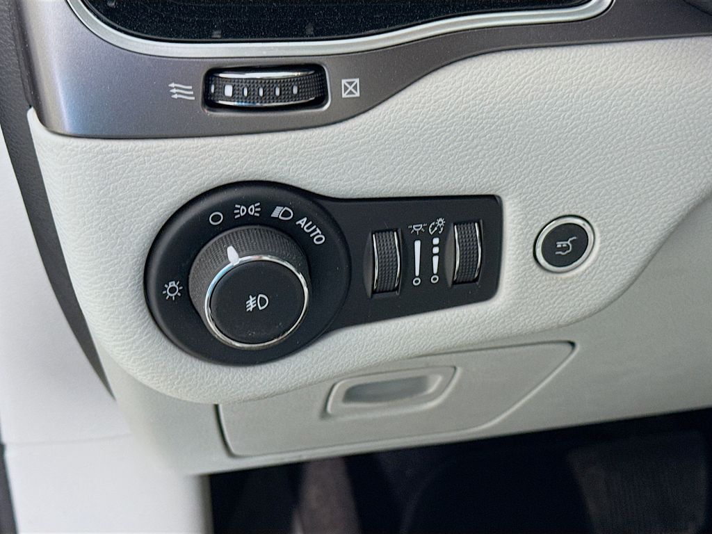 2019 Jeep Cherokee Limited Edition 10