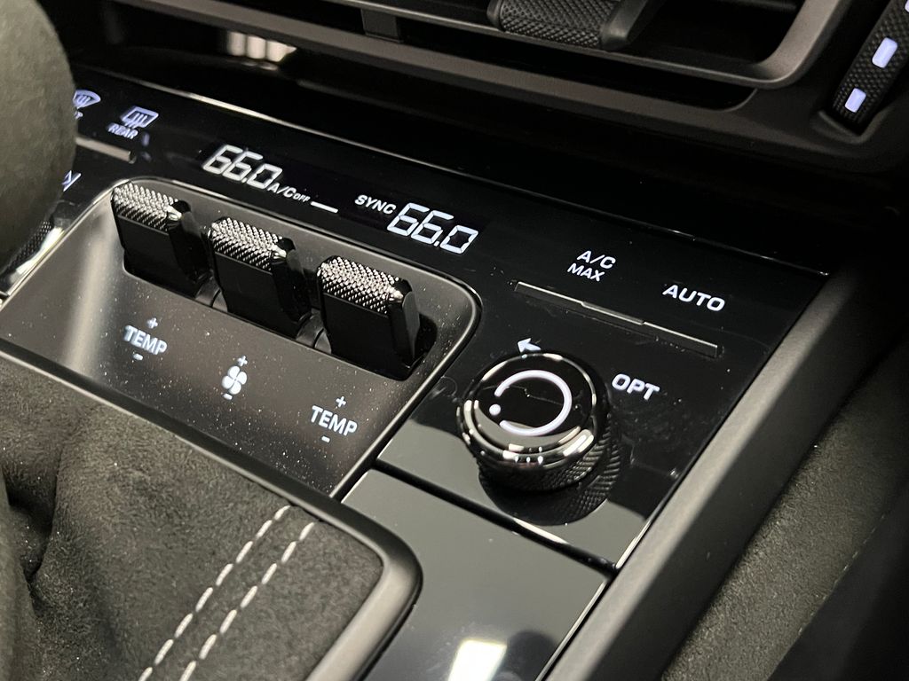 Thumbnail: 2022 Porsche 911 - 27