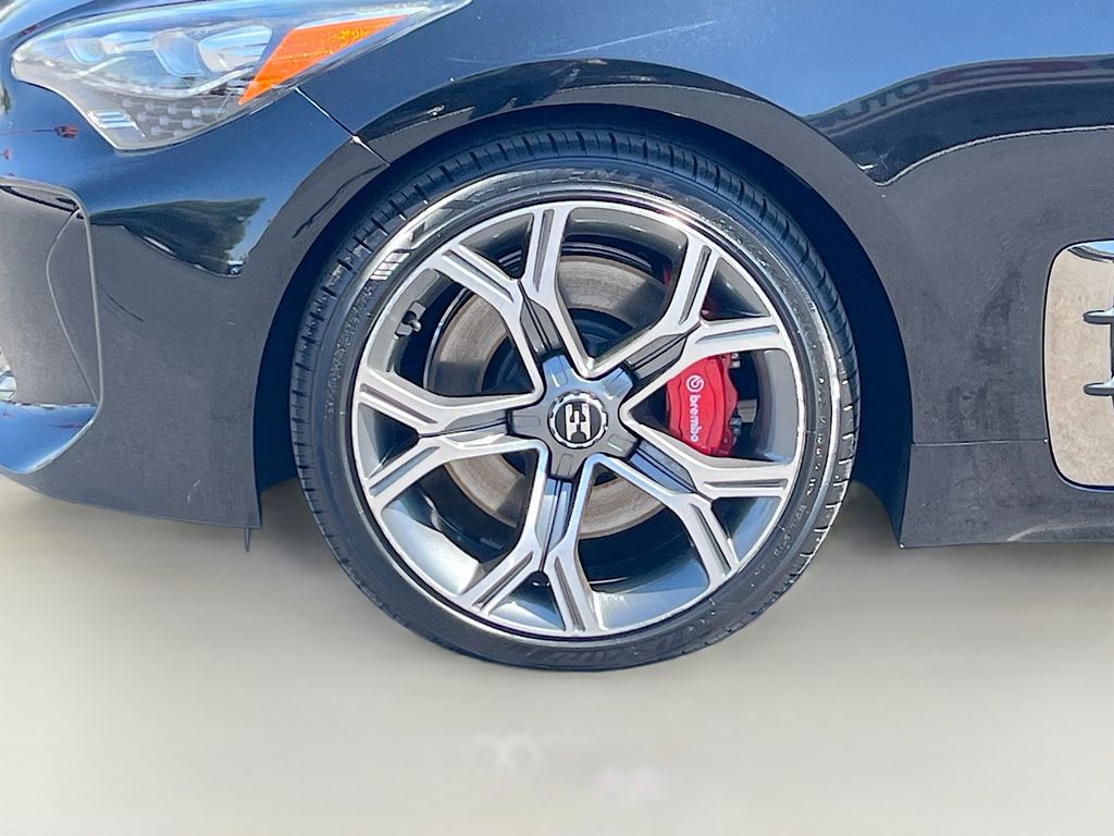 Used 2018 Black Kia GT1 image 33