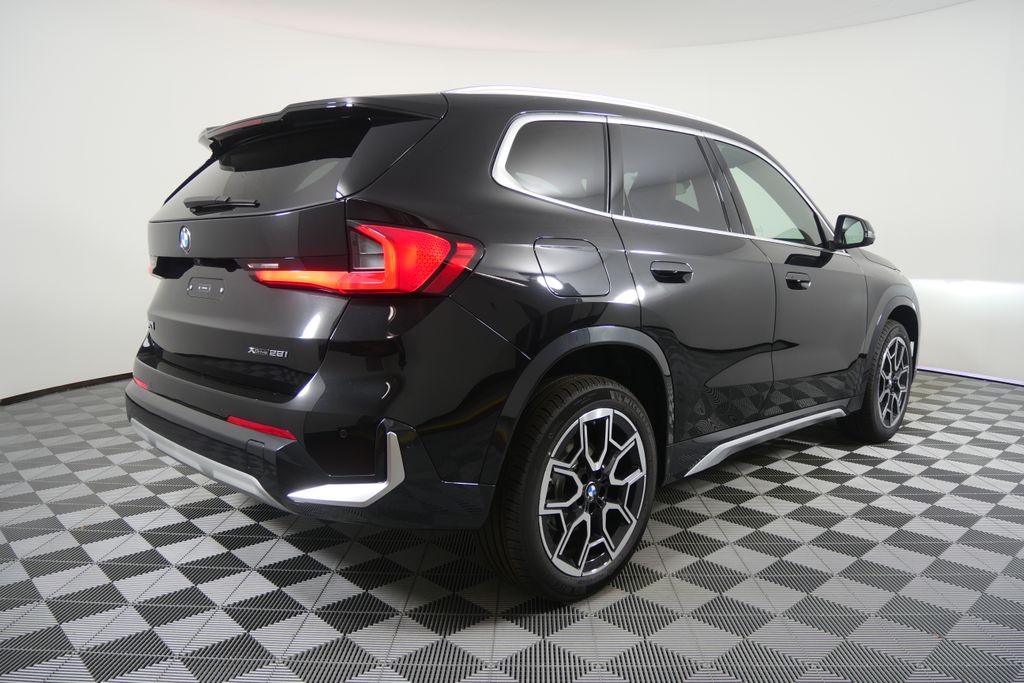 Thumbnail: 2026 BMW X1 - 3