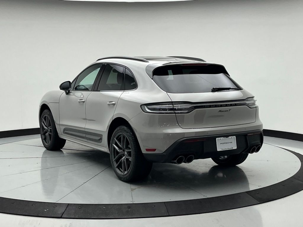 Thumbnail: 2026 Porsche Macan - 3